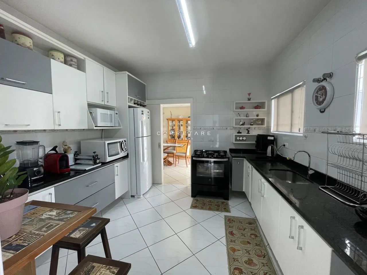Casa em Condomínio com Quintal Amplo ao Lado do Parque Barigui!Casa com 4 Quartos e 5 banh - Foto 3