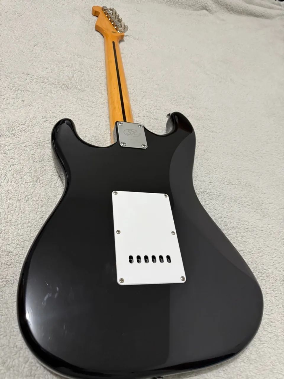 Guitarra SX Stratocaster Vintage Series - Pouco uso + Acessórios! - Foto 4