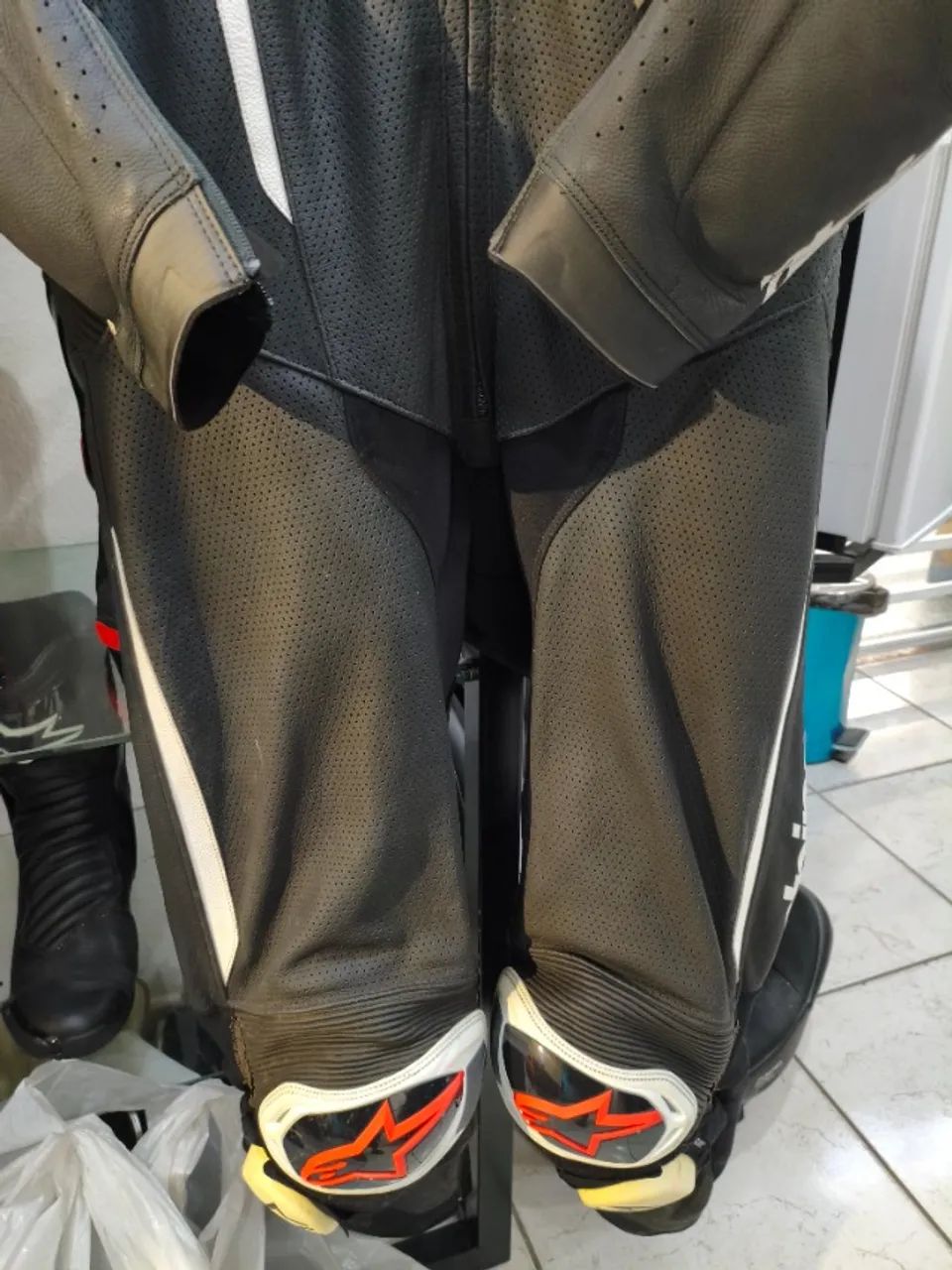 Macacão alpinestars 56 Eur GP PRO R 7 zerooooo - Peças para motos