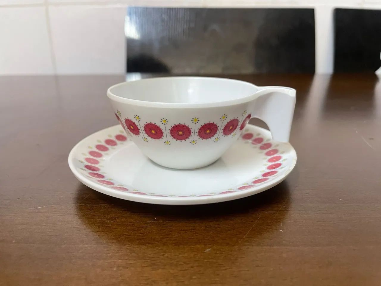 Antiga xícara de café com Pires da Goyana