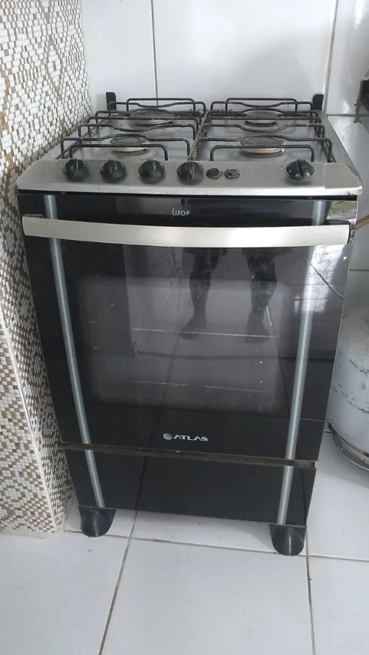 Fogão Atlas com 4 bocas