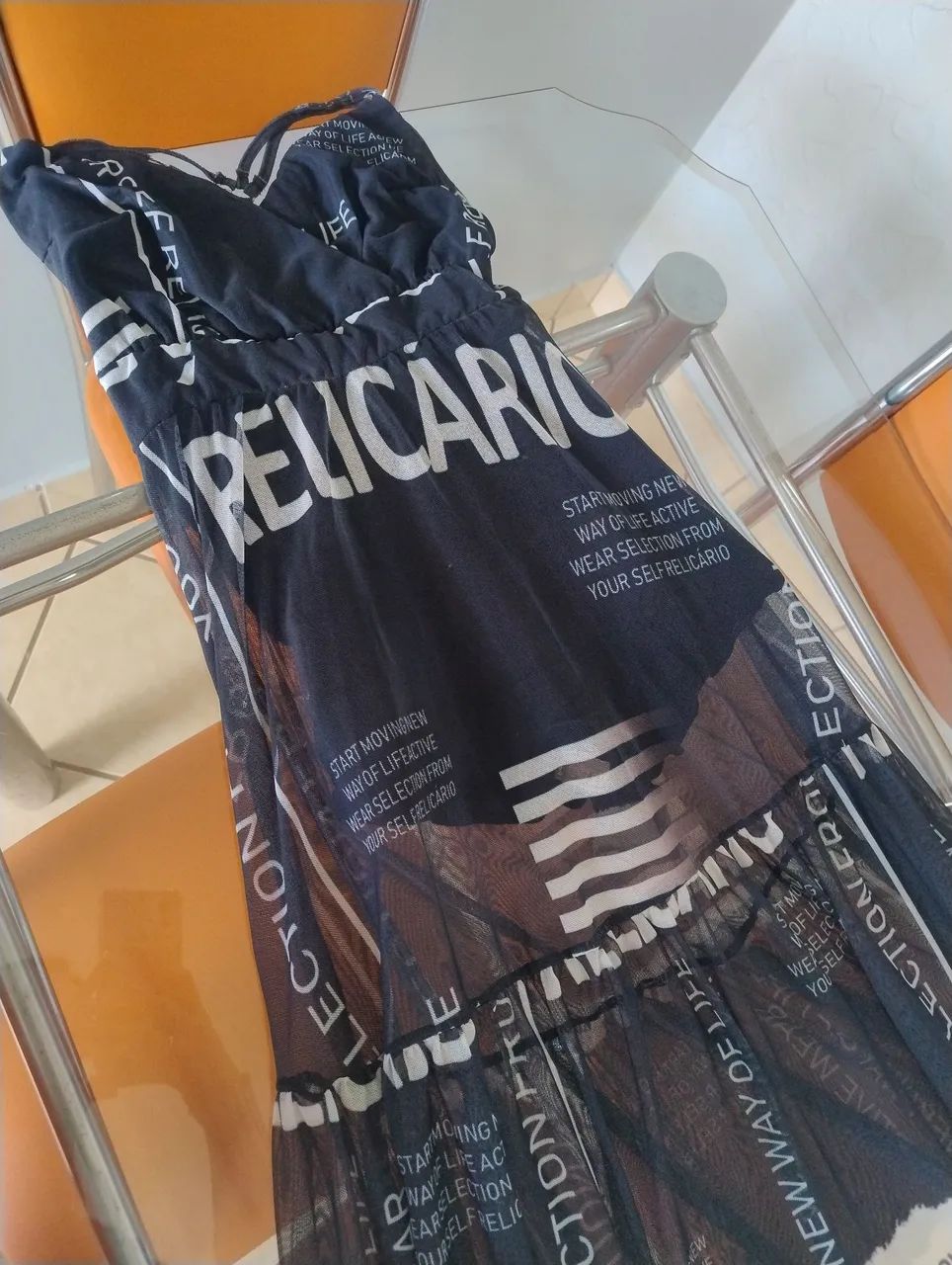 Vestido Longo Estiloso com Estampa Moderna - Foto 2