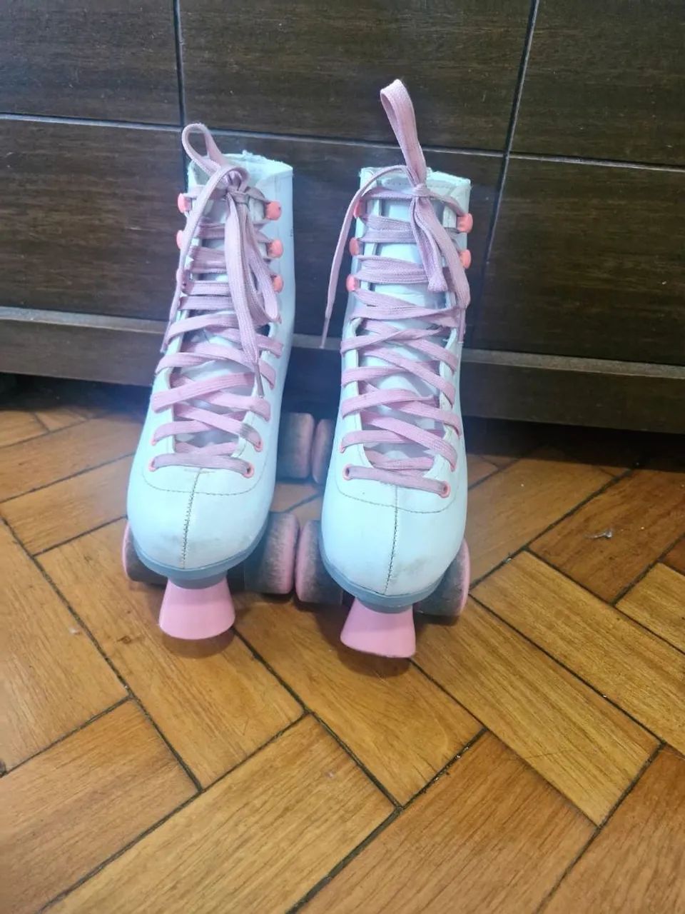 Vendo patins seminovo em perfeito estado.
