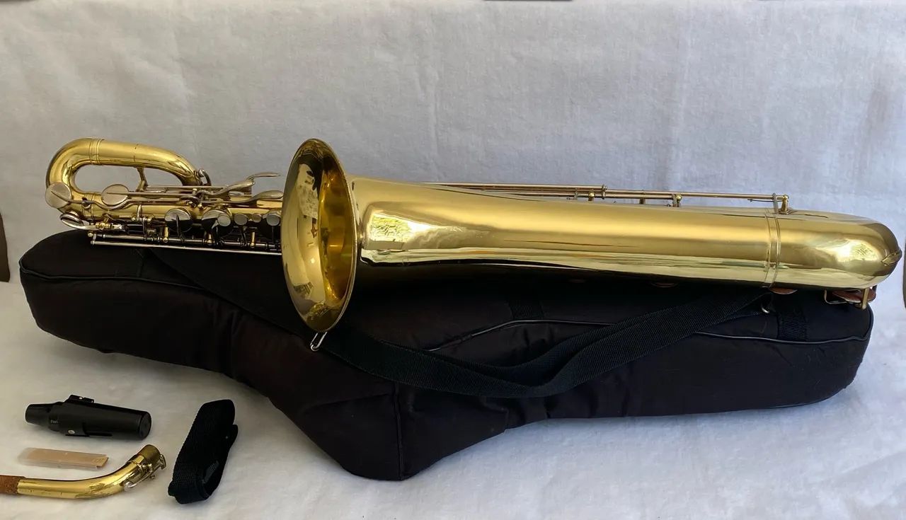 Saxofone Barítono Marca Buescher 
