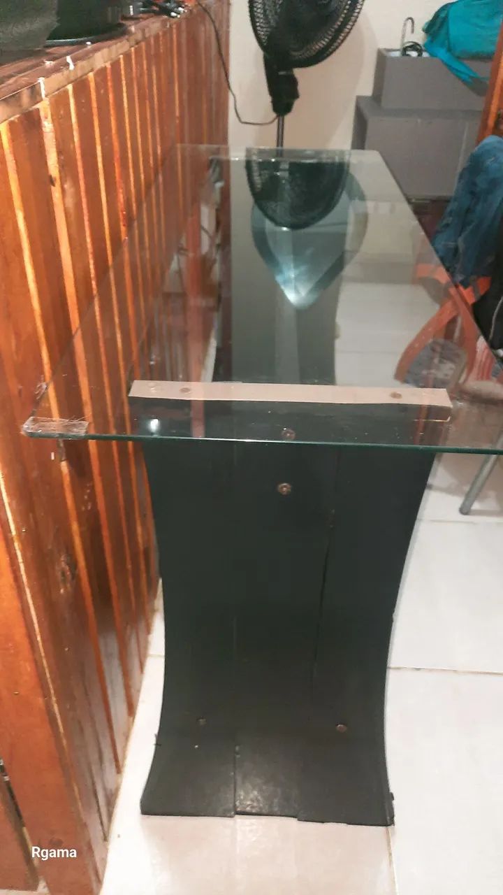 Aparador com vidro 