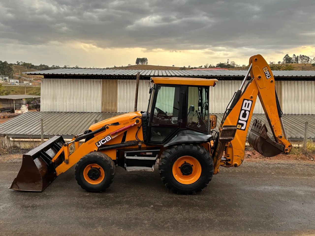 Retroescavadeira JCB - Foto 4