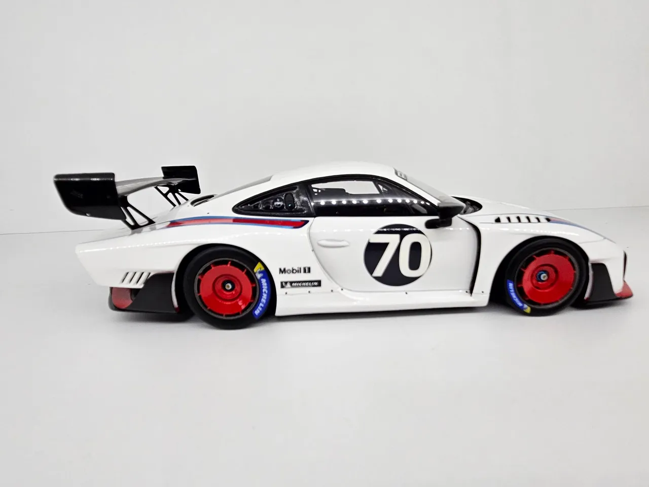 Miniatura 1.18 Porsche 911 Carrera RSR Turbo 2.1 1974 Autoart