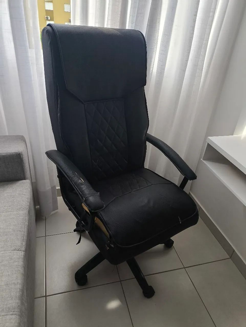 Cadeira de Escritório Giratória com Rodízios