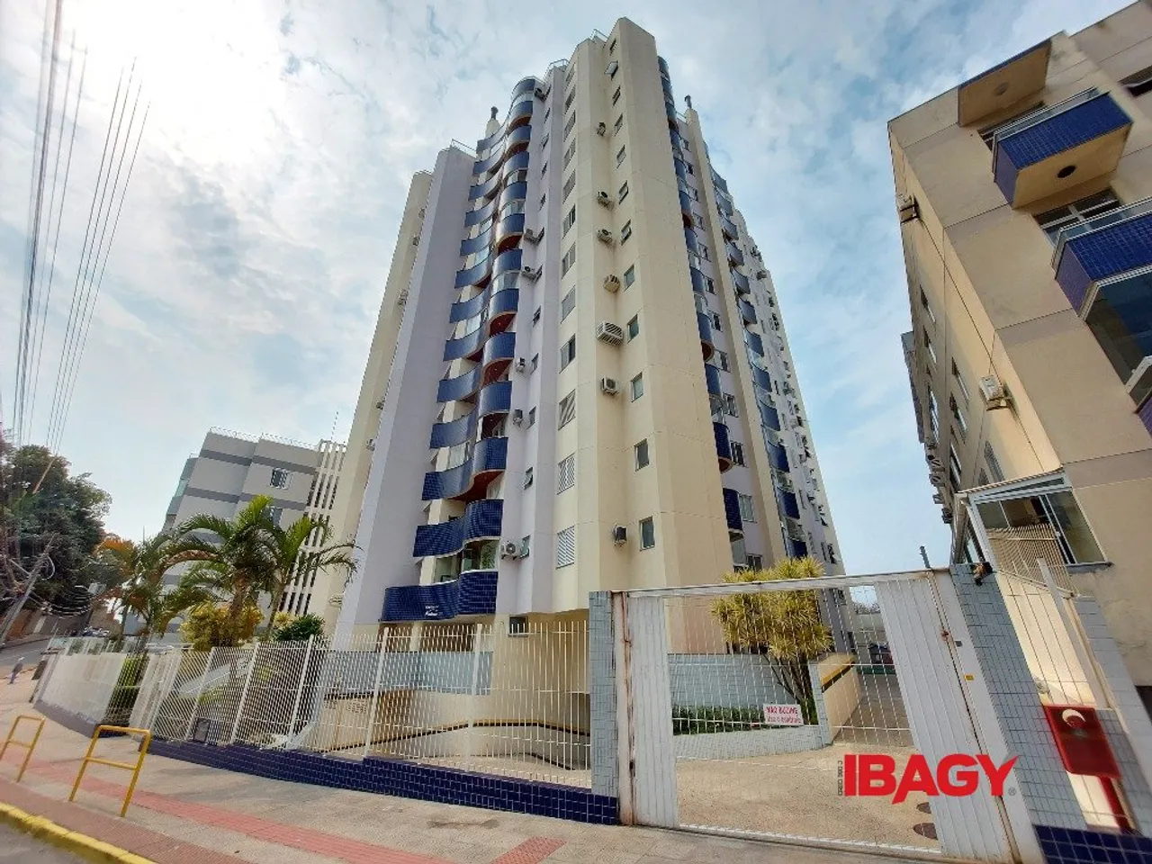 Excelente Apartamento 3 dormitório(s) em Coqueiros - Florianópolis