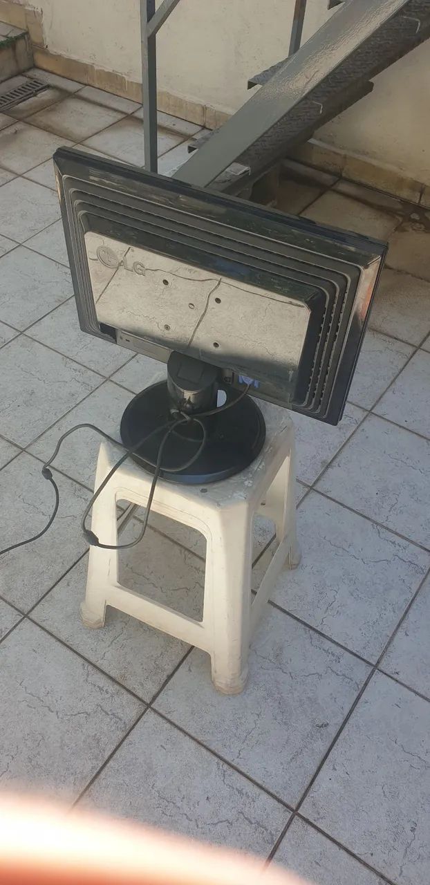 Monitor LG Flatron 19' - Foto 2