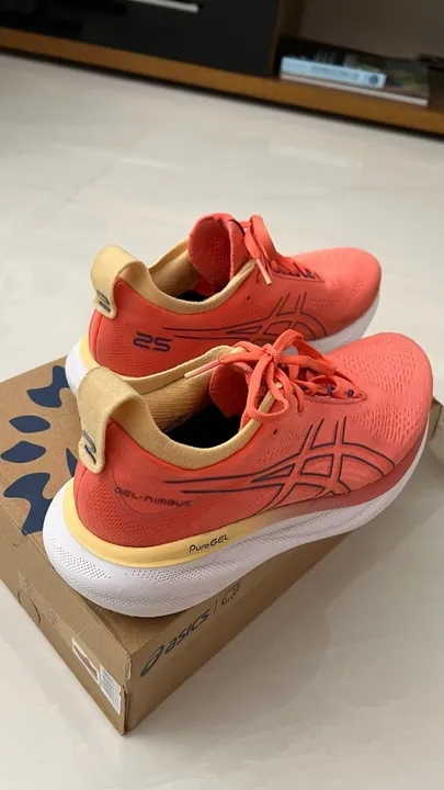 Tênis feminino Asics Gel Nimbus 25 - tamanho 38