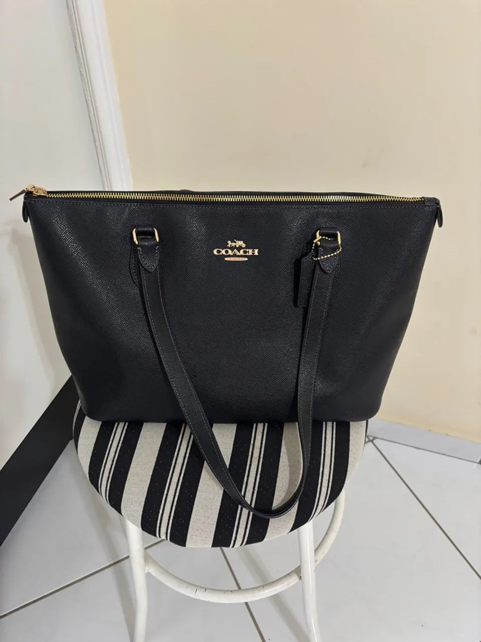 Bolsa Coach Preta - novíssima  - Foto 2