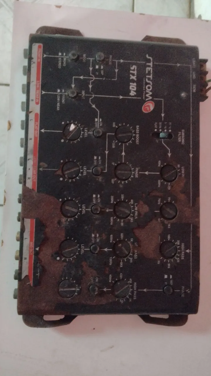 crossover pioneer automotivo