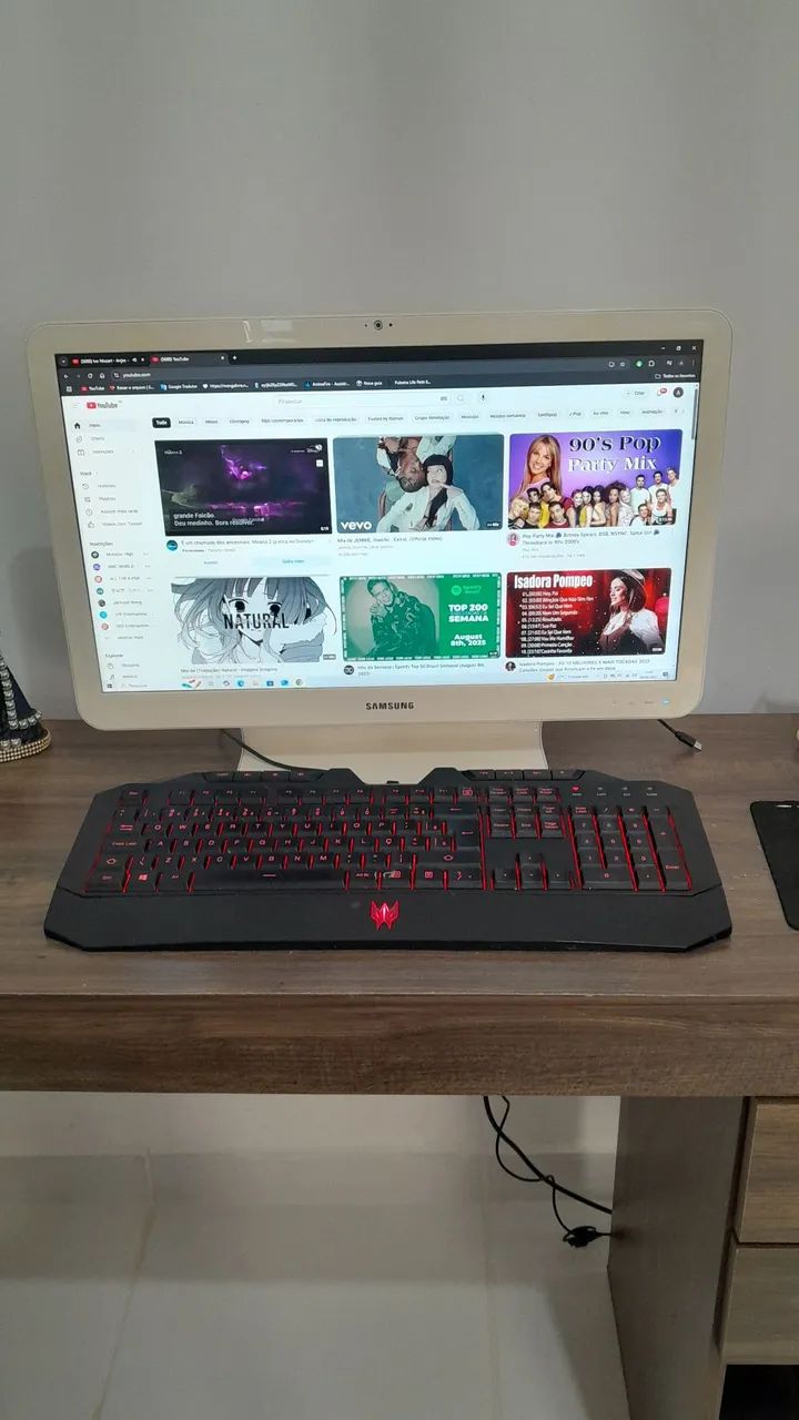 Computador All-in-One Samsung + estabilizador 