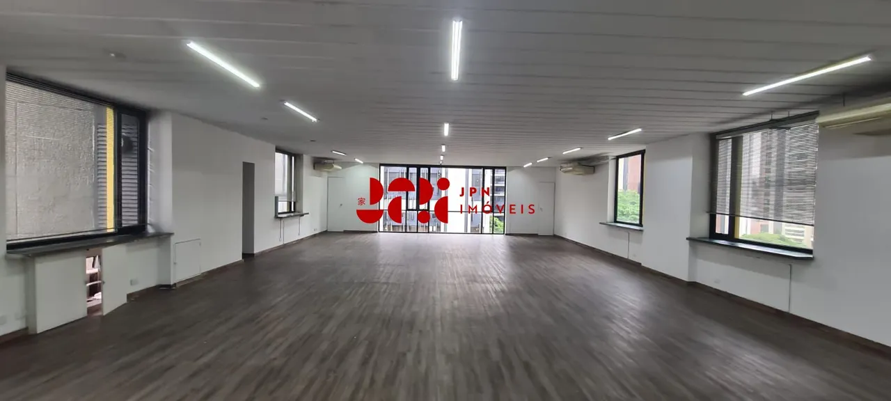 Sala comercial na Berrini - 168m², 02 banheiros, 03 vagas