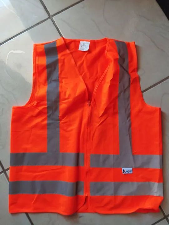 Colete refletivo e bota de segurança  - Foto 2