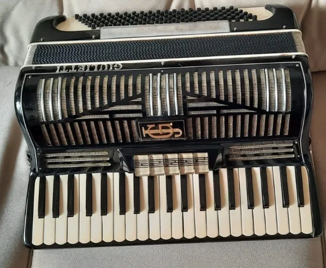 Acordeom Giulietti com Case - Excelente Estado - R$ 7.000