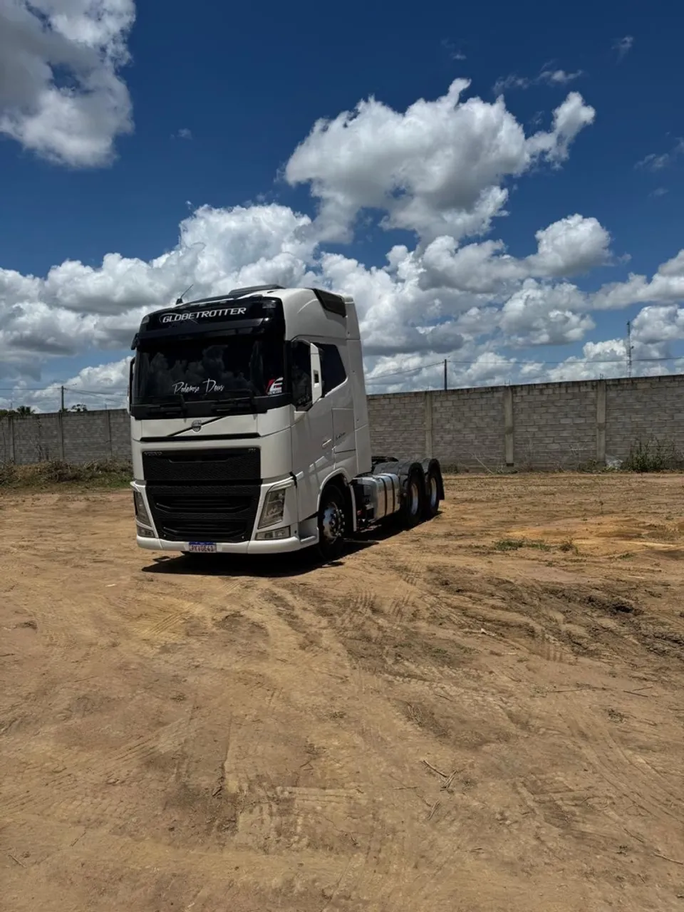 Caminhão Volvo