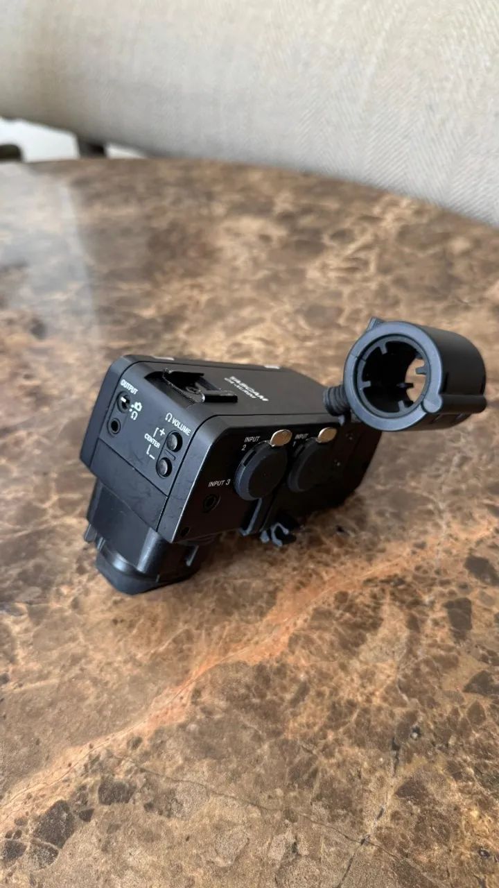 TASCAM CA-XLR2d-C Kit para Microfone XLR (Modulo Câmeras Canon R5 & R5c) - Foto 4