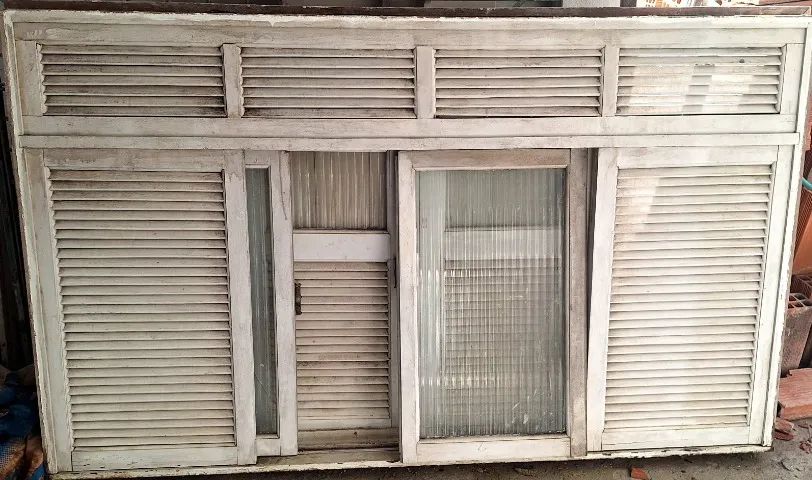 Janela de madeira 64295851416707120