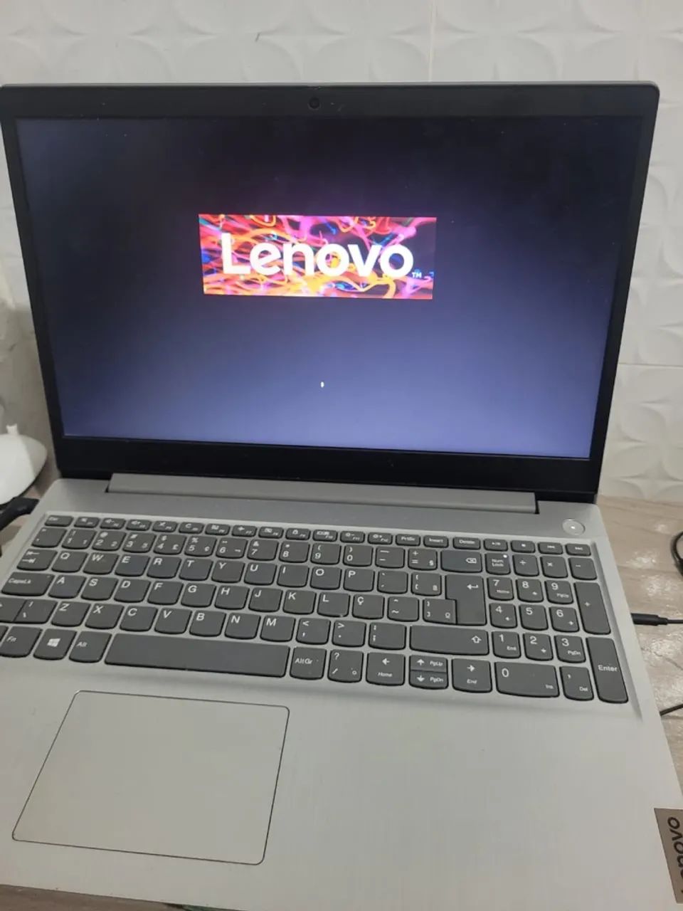 Notebook Lenovo IdeaPad 3i 15.6" prata 128GB SSD - Intel Celeron.  Possui nota fiscal - Foto 3