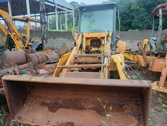 Sucata de Retro Escavadeira New Holland LB 90 - Foto 3