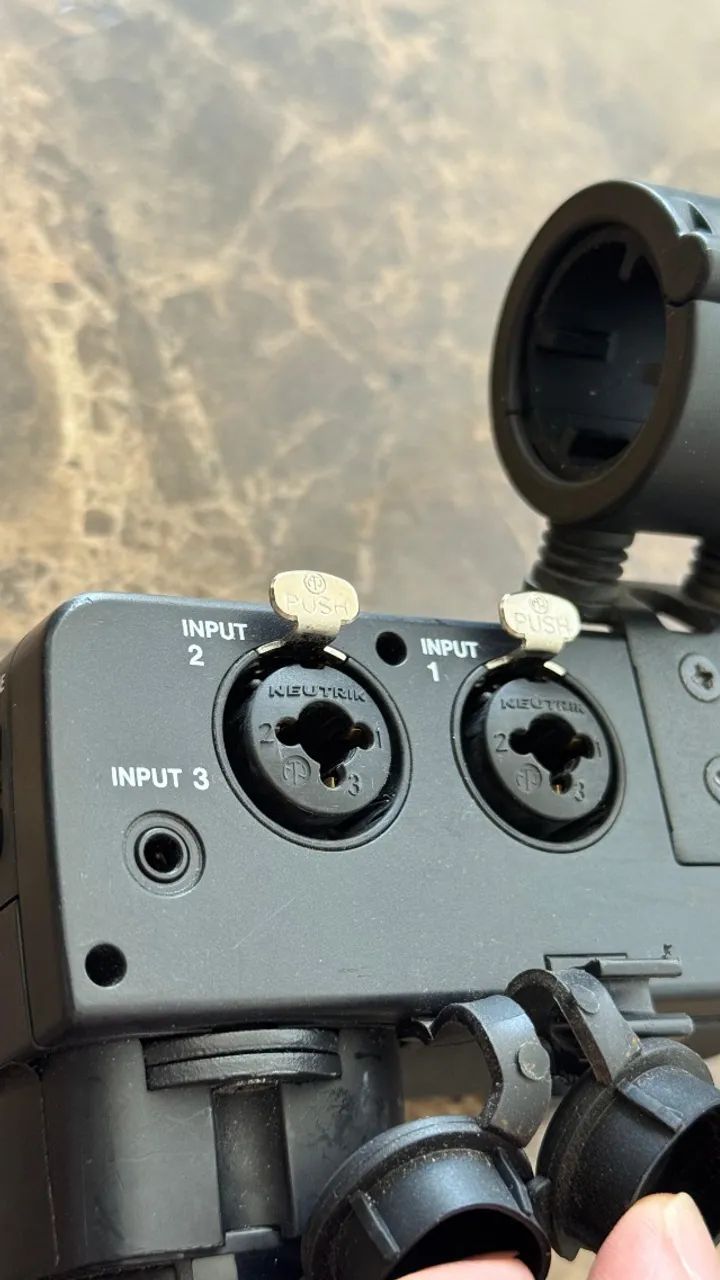 TASCAM CA-XLR2d-C Kit para Microfone XLR (Modulo Câmeras Canon R5 & R5c) - Foto 3