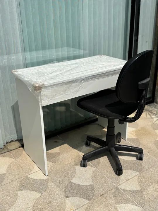 MESA DE ESTUDO COM GAVETA NOVA