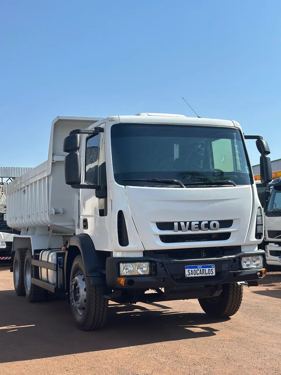 Iveco Tector 6x4 2019 Caçamba 