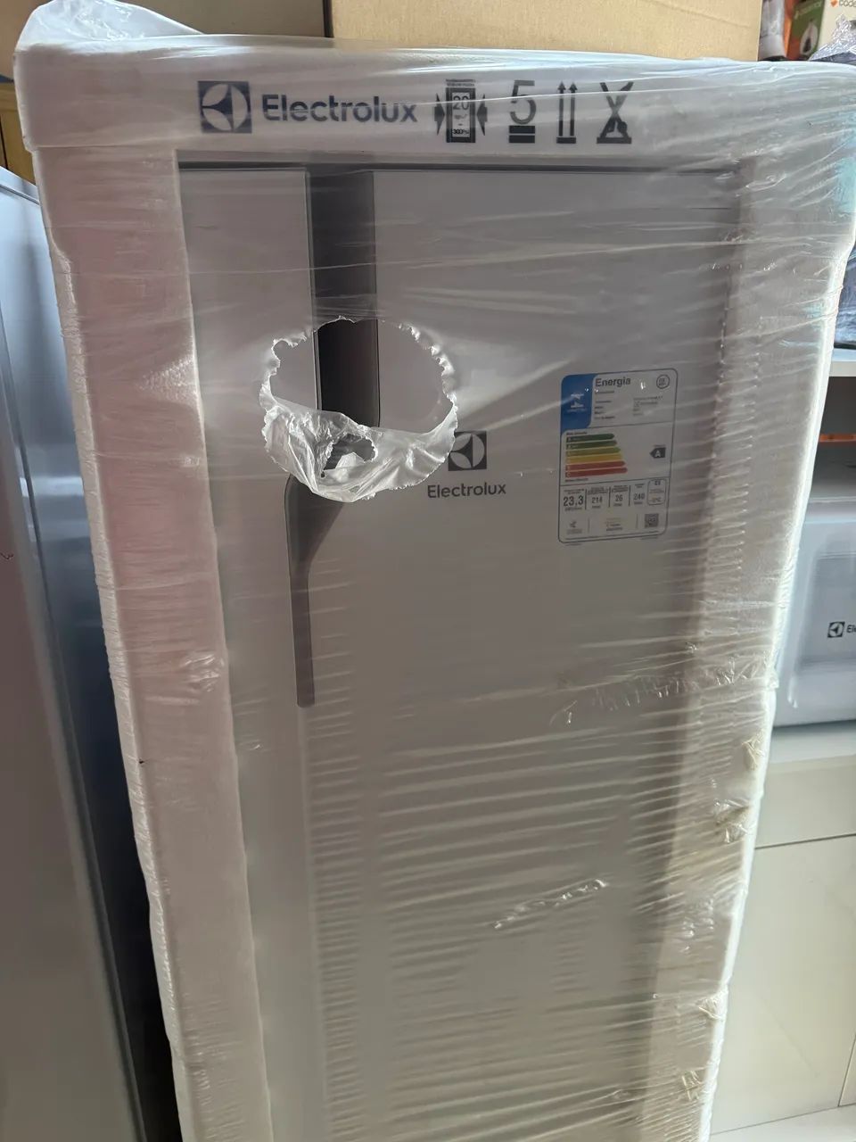 Geladeira Electrolux 240 Litros - 220V (NOVA, LACRADA E COM GARANTIA)