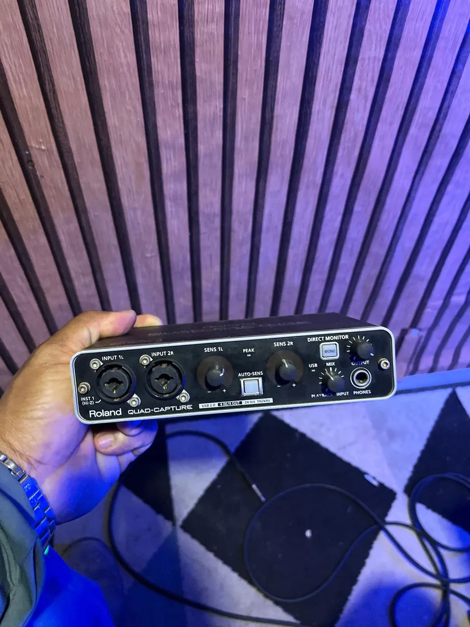 Vendo Interface de áudio roland quad-capture - Equipamentos e