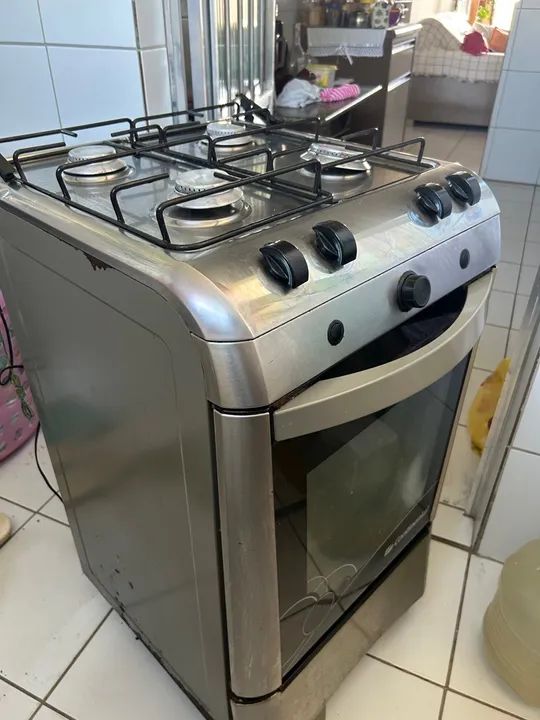 Fogão 4 bocas com forno - ótimo estado
