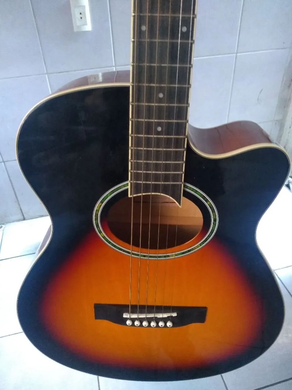 Violão Acústico com Design Exclusivo