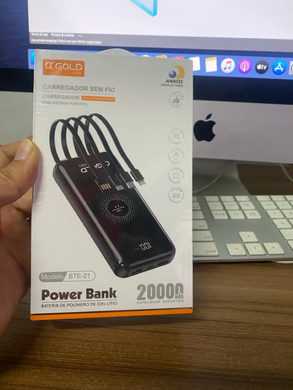 Carregador Portátil A GOLD Por Indução 20000mAh Com Cabos Embutidos (Preto)