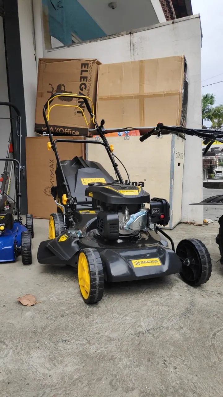 Cortador de grama tracionado e com recolhedor a gasolina, promoção imperdivel