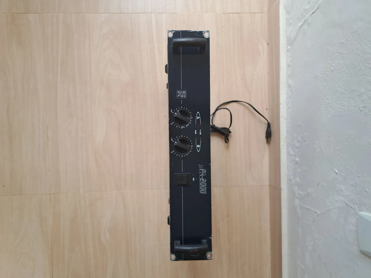 Amplificador PA+2000