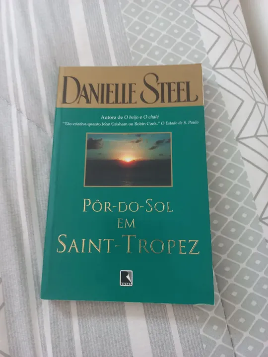 Por do Sol em Saint-Tropez - Danielle Steel