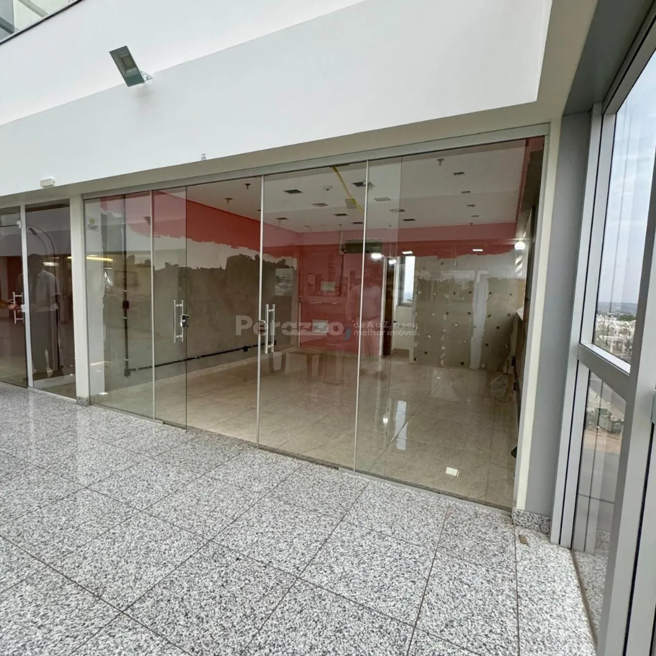 Ótima Sala Comercial localizada no Edifício Jardim Acrópolis. 2 MESES DE CARÊNCIA!