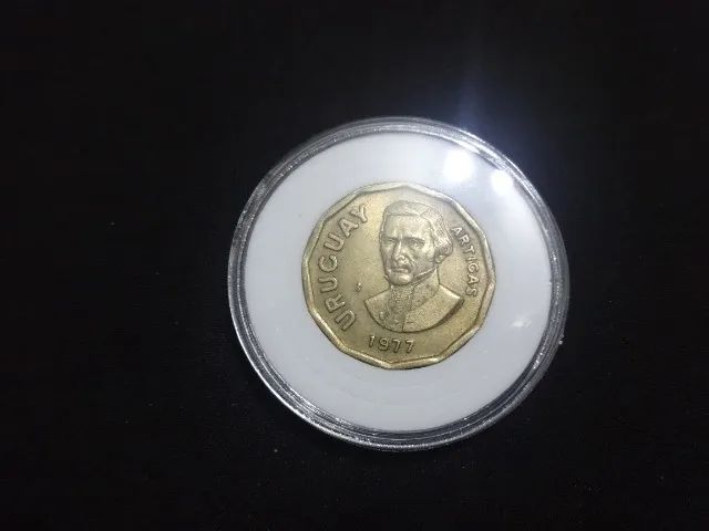 Moeda 1 Nuevo Peso Uruguai 1977 com Capsula - Foto 2