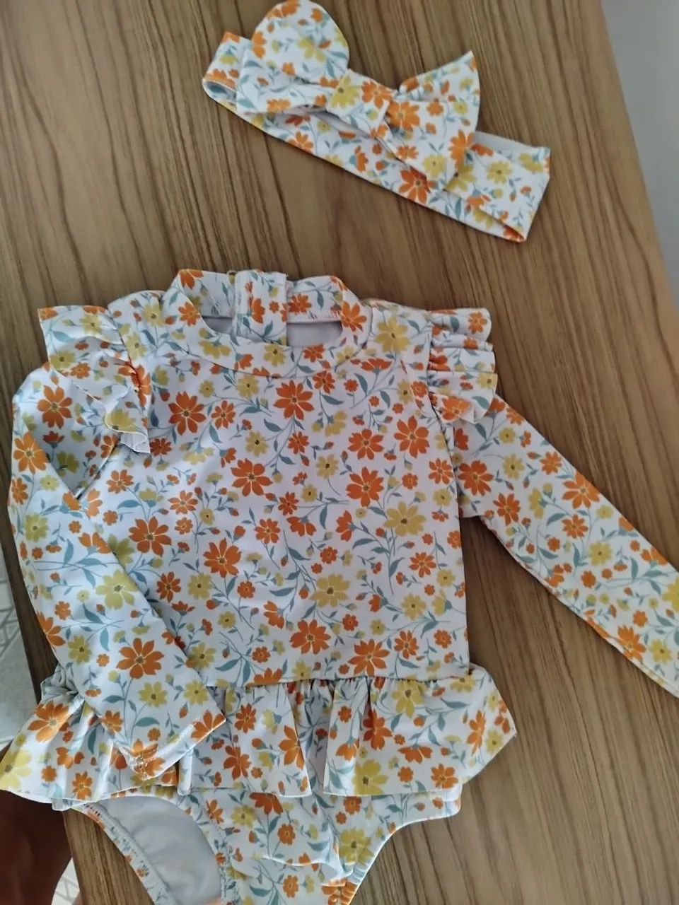 Maiô e camisa proteção solar 