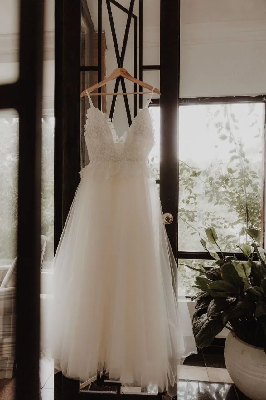 Vestido de noiva off white/champanhe feito à mão