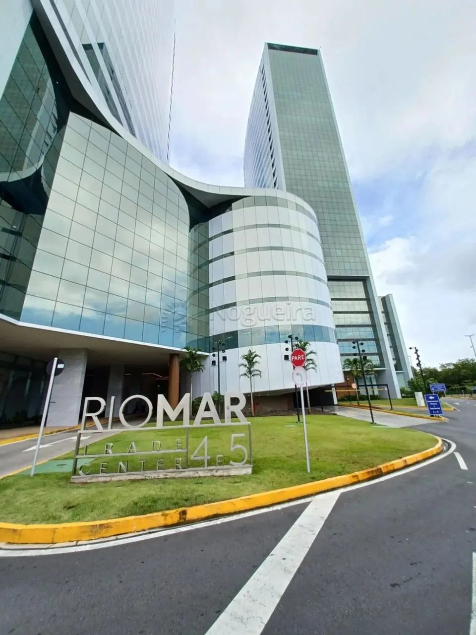Rio Mar Trade Center Torre 5 com 29.68 M² - FAÇA SUA PROPOSTA! - Pina - Recife - PE