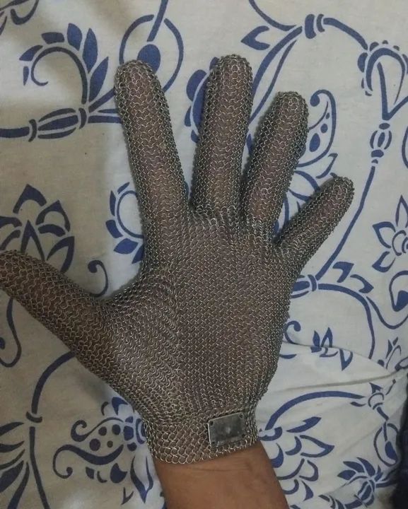 VENDO LUVA DE AÇO DE AÇOUGUEIRO 
