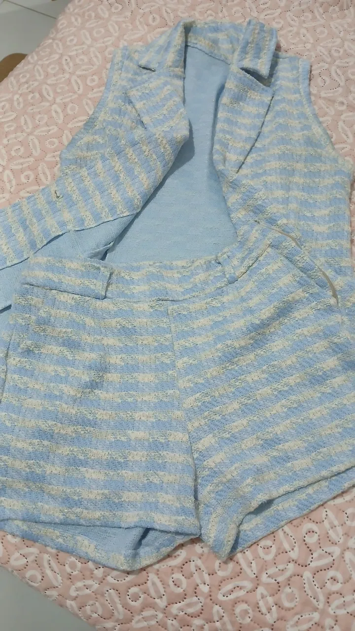 Conjunto Blazer e Shorts Tweed Azul Claro