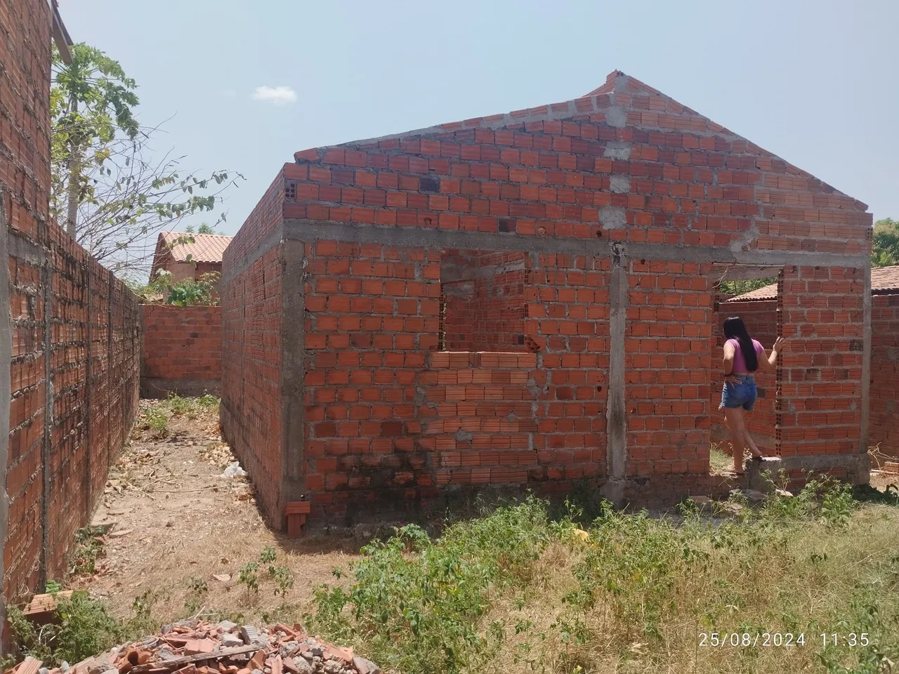 Vendo terreno com casa no ponto de teto - *