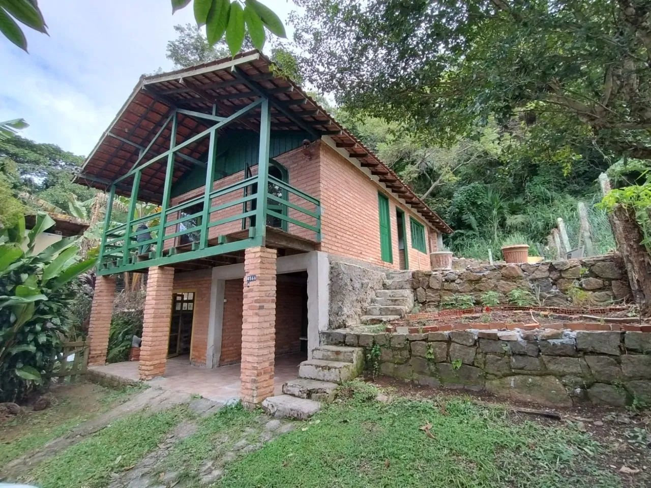 Casa de 2 dormitórios no Canto da lagoa