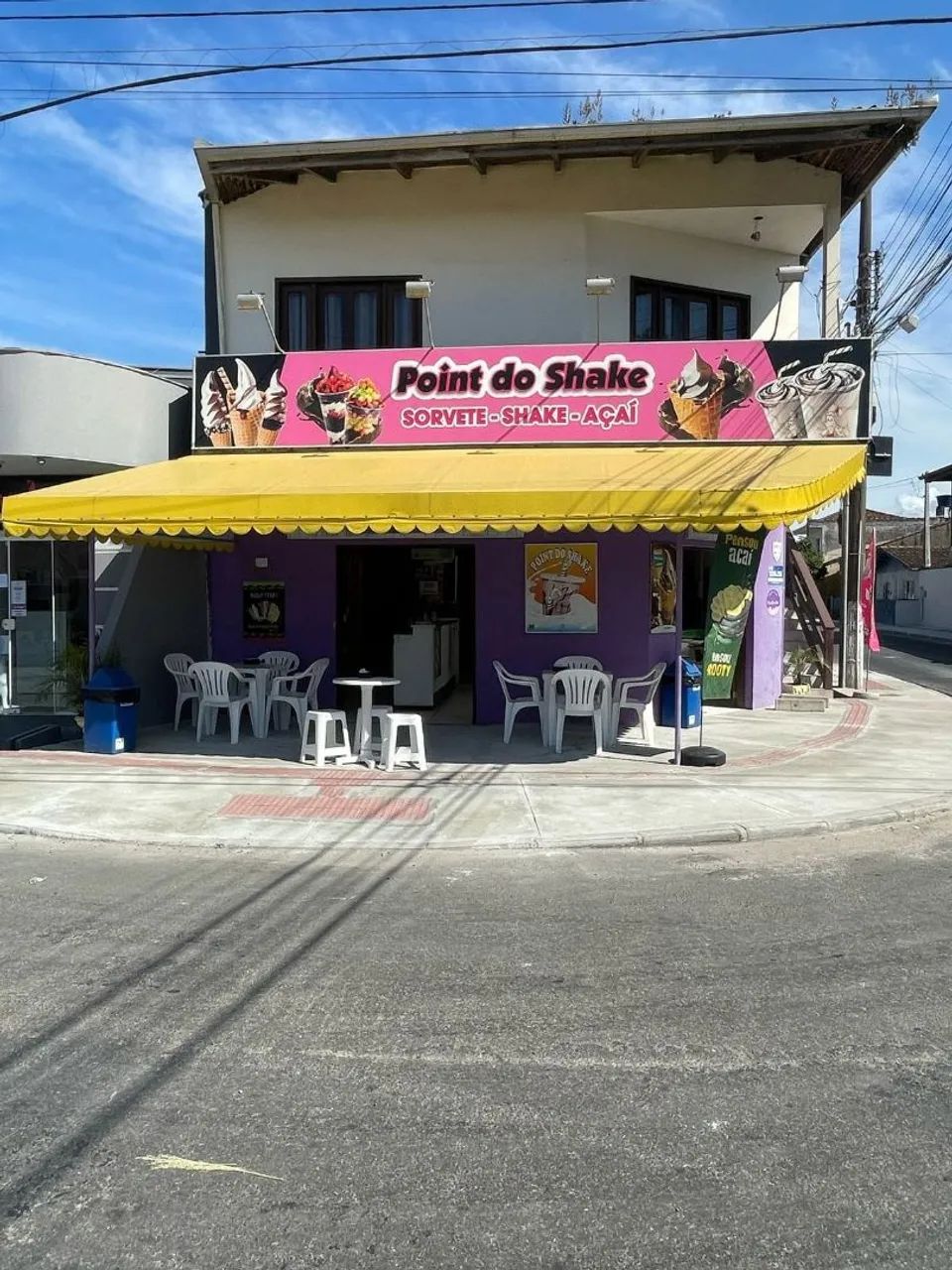 Ponto comercial de shakes, sorvete italiano, açaí e picolés.