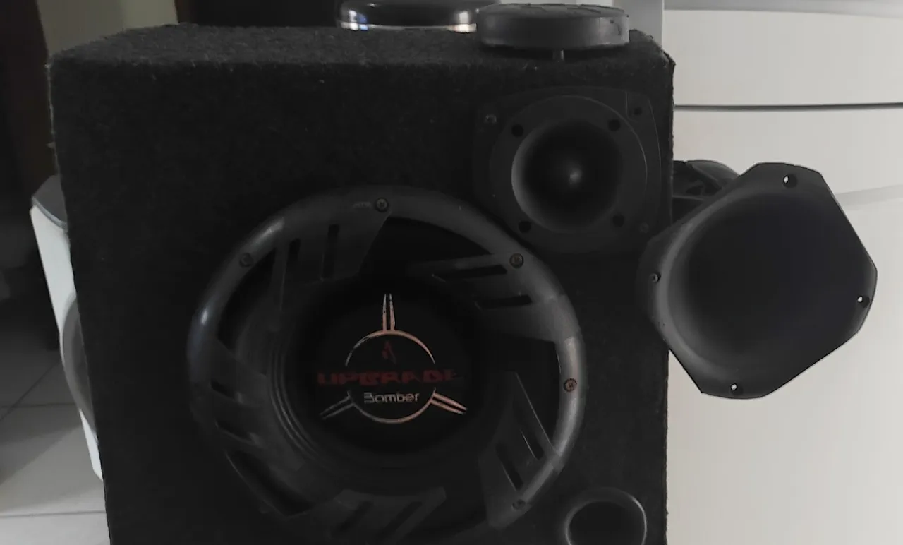 Caixa de Som Subwoofer Upgrade Bomber