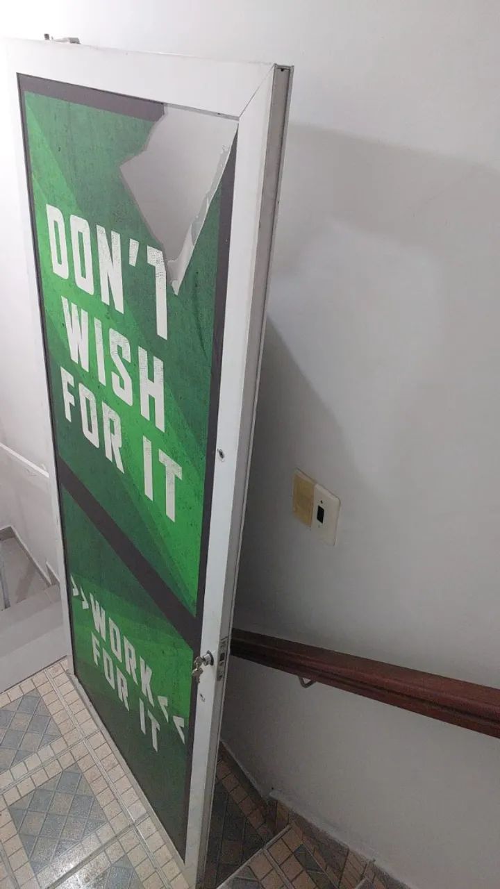 Porta de vidro 64861352374401120