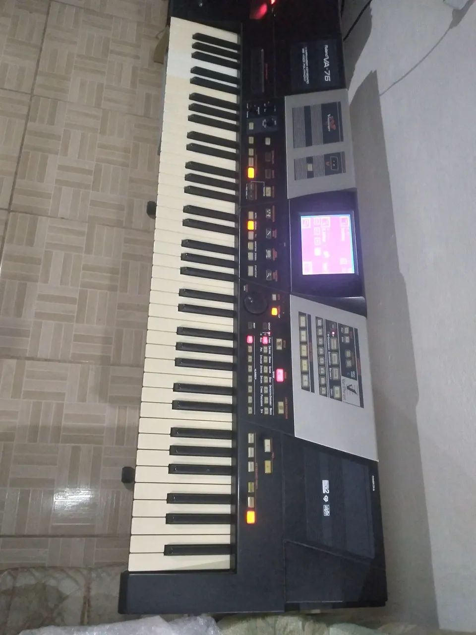 Teclado Roland VA76. Arranjador Profissional. - Instrumentos musicais ...